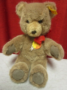 lot 470 image: VINTAGE STEIFF ORIGINAL TEDDY BEAR, MADE IN AUSTRIA, 26205