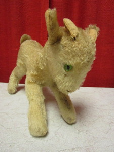 lot 474 image: VINTAGE STEIFF LAMB
