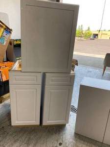 7 WHITE KITCHEN CABINETS