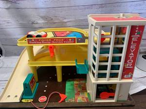 Fisher Price Little People #930 Parking Ramp
