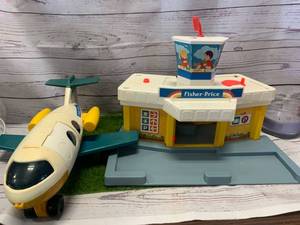 Fisher Price Little People Jetport #933 & Jet From 1980