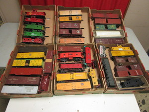 ASSTD. VINTAGE, SCRATCH-BUILT, KIT-BUILT O GAUGE TRAIN CARS