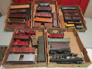 ASSTD. VINTAGE, SCRATCH-BUILT, KIT-BUILT O GAUGE TRAIN CARS