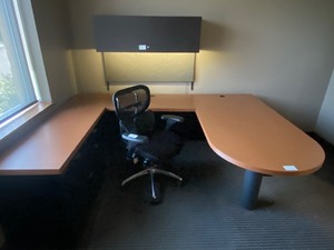 lot 5 image: LaCasse Group Office Furnishing Set