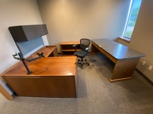 lot 6 image: Steelcase  LaCasse Group Office Furnishing Set