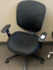 lot 19 image: Lot Of (3) Deluxe Fully Adjustable Rolling Office Chairs