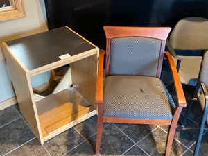 lot 21 image: Lot Of Office Chairs & Cabinet