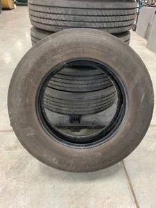 lot 7 image: MICHELIN X TIRES 25580R22.5 XRV