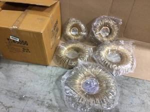18 in. x 18 in. Sunburst Gold Sunburst Wall Mirrors - Set of 5 Customer Returns See Pictures