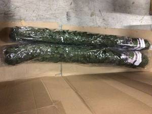 60 in. x 96 in. Faux Ivy Leaf IndoorOutdoor Privacy Roll by NATURAE DECOR Customer Returns See Pictures
