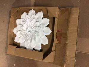 Layered Flower Wall Decor Customer Returns See Pictures