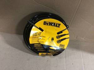 516 in. x 40 ft. 3700 PSI Pressure Washer Hose by DEWALT Customer Returns See Pictures