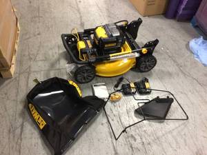 21.5 in. 20-Volt MAX Lithium-Ion Cordless Battery Walk Behind Push Mower by DEWALT Customer Returns See Pictures