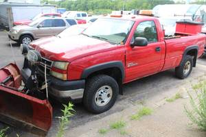 2006 Chevrolet Silverado 2500 2 Door Regular Cab Work Truck with Boss Snowplow and Western Truck Bed Salter