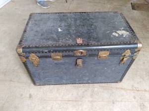 Large Vintage Wheary-Burge Trunk Co...