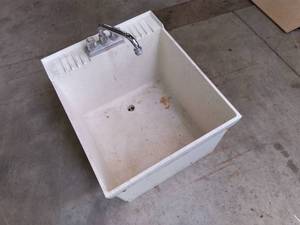 Garage or basement style Utility si...