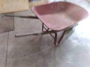 Metal TrueTemper wheel barrow with ...