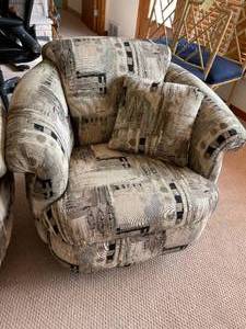 lot 80 image: 3 Matching Contemporary Swivel Rockers with Matching Pillows