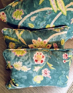 lot 13 image: Fun Accent Pillows