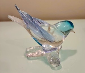lot 35 image: Pair of Murano Glass Birds