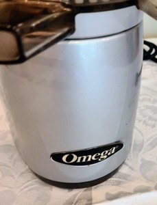 lot 39 image: Omega Juice Extractor