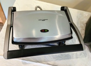 lot 40 image: Kitchen Gadgets
