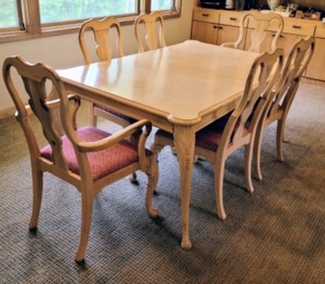lot 43 image: Blonde Wood Dining Set