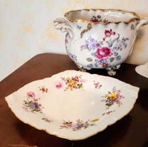 lot 65 image: Pretty Painted Vintage Dishes