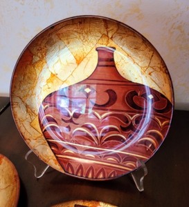 lot 69 image: Decorative Glass Plates