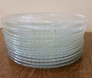 lot 68 image: Clear Glass Plate Set