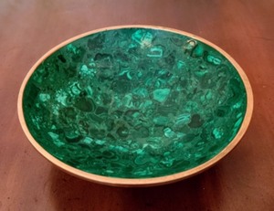 lot 70 image: Lovely Malachite Bowl