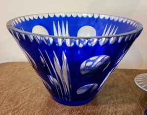 lot 122 image: Beautiful Cobalt Blue Glass Items