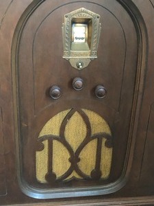Steinite Radio in a Wooden Cabinet