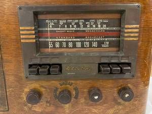 Vintage RCA Victrola Radio  Television Sound  Record Player