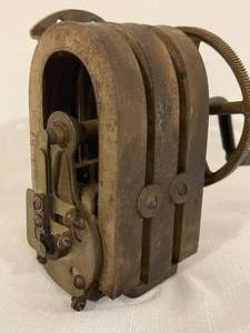 Vintage Manual Phone Ringer