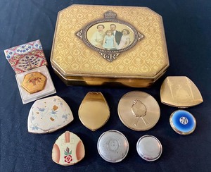 Vintage MacFarlane Lang & Co Tin and Nine Vintage Compacts