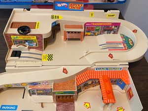 1979 Hot Wheels Service Center w Box