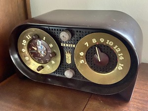 Vintage Zenith Radio Clock