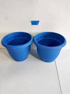 lot 13 image: 2 Ariana 13 in. Classic Blue Plastic Self-Watering Planter