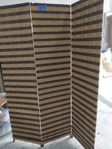 lot 89 image: 6 ft. Brown 2-Tone Natural Fiber 3-Panel Room Divider