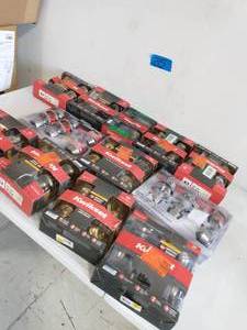 lot 35 image: LOT OF HARDWARE