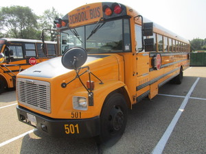 lot 501 image: FREIGHTLINER 77 PASSENGER SCHOOL BUS