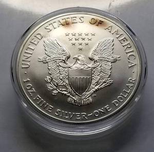 2001 AMERICAN SILVER EAGLE 1 TROY OZ. .999 FINE SILVER IN AIRTITE
