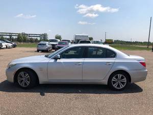 2010 BMW 528XI - 2 OWNER