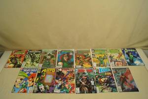 lot 125 image: DC Comic Books - Green Lantern, Arrow, Superman, Justice League