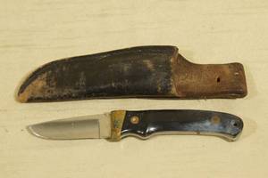 lot 102 image: Vintage Schrade PH2 Fixed Blade Knife
