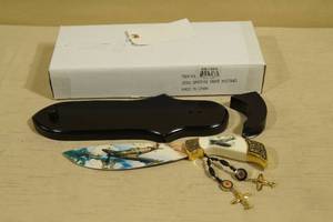lot 106 image: WWII Spitfire Collectors Knife with Stand