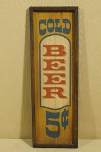 lot 42 image: Novelty Vintage Look Cold Beer Sign
