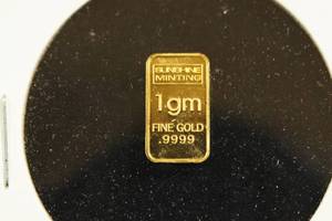 lot 1 image: Sunshine Minting 1 Gram Gold Bar