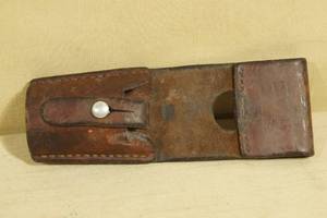 lot 36 image: Vintage Brown Leather Swiss Made Holster